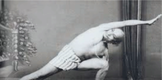 Storia dello YOGA. Possano tutti gli esseri dell’universo essere felici Tirumalai Krishnamacharya (19.11.1888– 28.02.1989) è stato un insegnante di yoga indiano, guaritore e studioso ayurvedico.