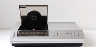 1979. Sony e Philips uniscono le forze per la nascita del Compact Disc
