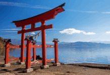 Shintoismo: La Via degli Dei nella Cultura Giapponese