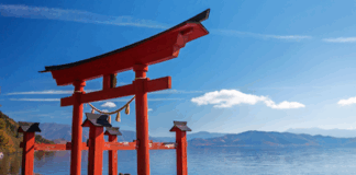 Shintoismo: La Via degli Dei nella Cultura Giapponese