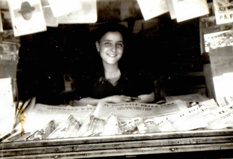 Le Edicole di Roma: Storia di Chioschi, Quotidiani e Resistenza Urbana
